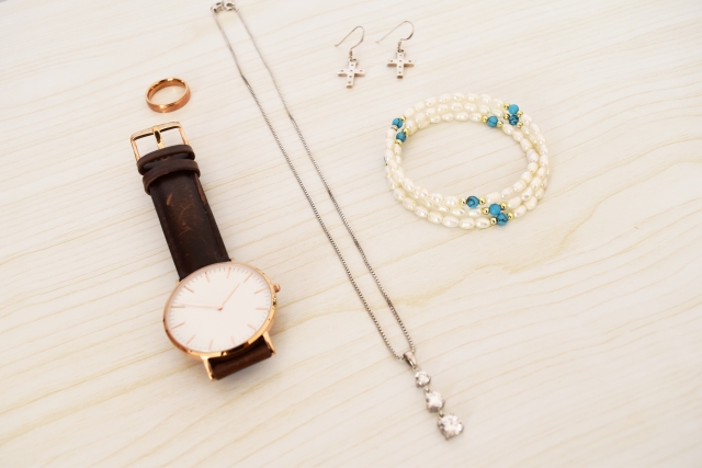 ダイソーの腕時計の精度は アラームはついてる 売り切れの場合は くららく